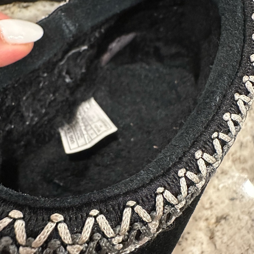 UGG TASMAN BLACK WOMANS size 6 worn - Picture 6 of 10